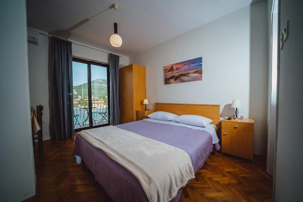 Seaside Apartments Seget Vranjica Guest house