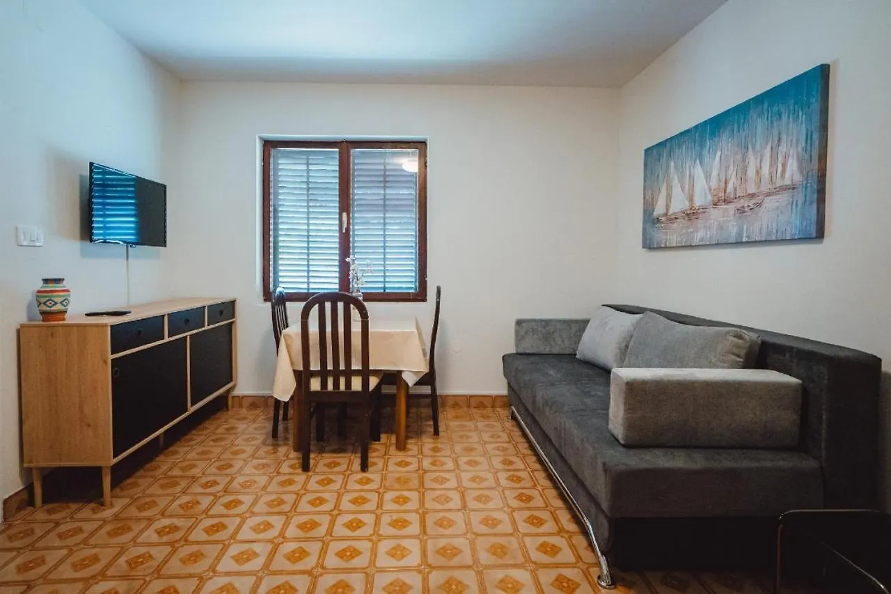 Seaside Apartments Seget Vranjica Guest house