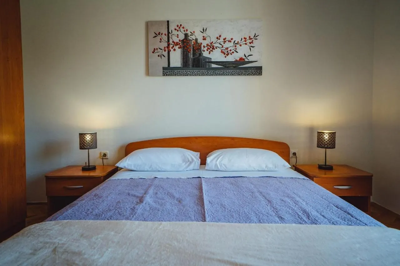 Guest house Seaside Apartments Seget Vranjica