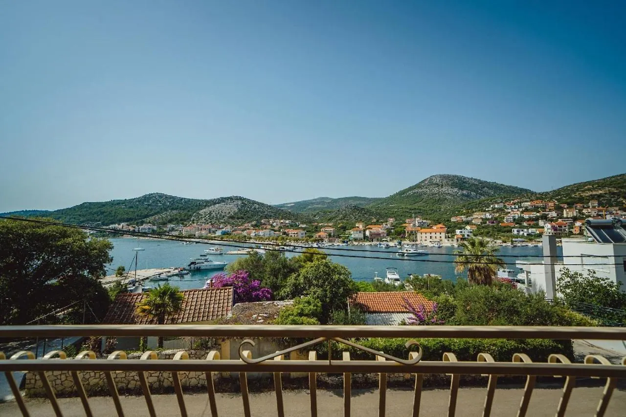 *** Guest house Seaside Apartments Seget Vranjica Croatia
