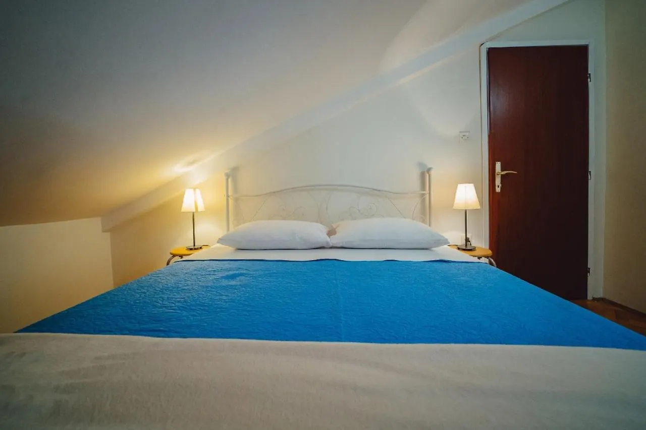 Seaside Apartments Seget Vranjica 3*,